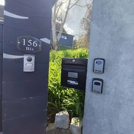 Les Bains A 1km De La Appartement *