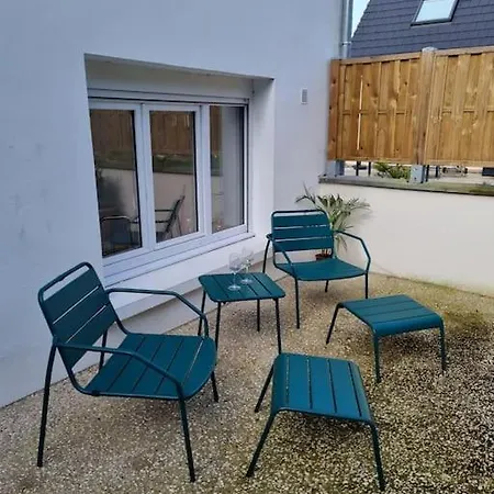 Les Bains A 1km De La Apartament *