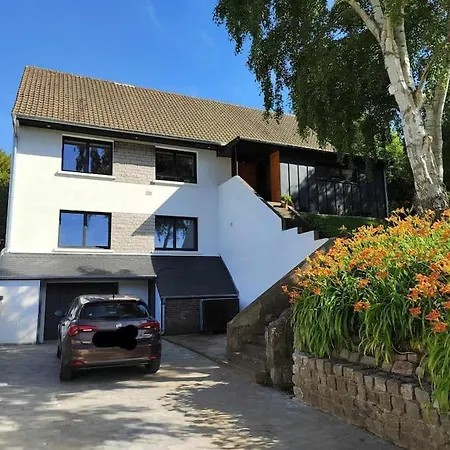 Les Bains A 1km De La